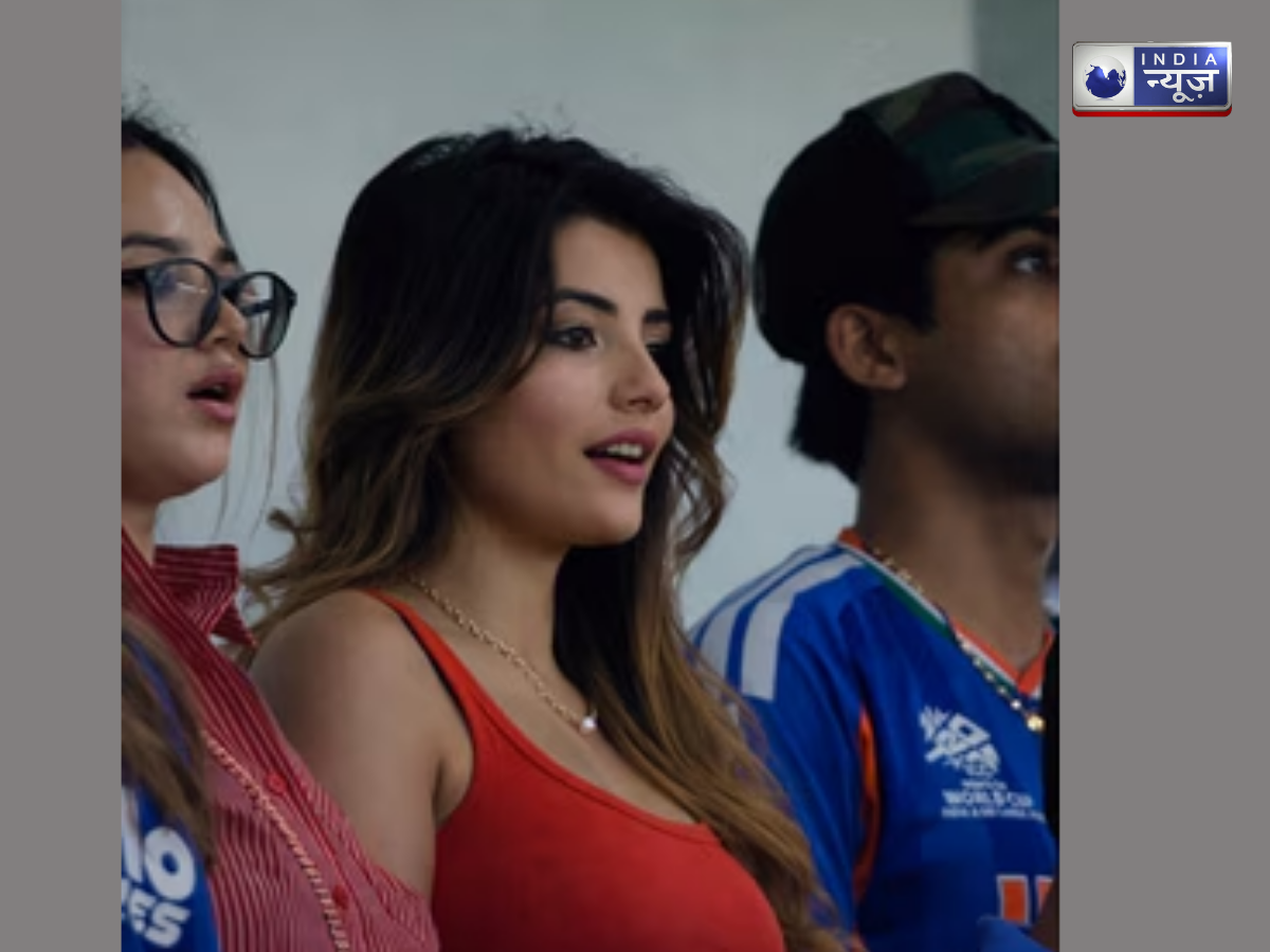 aditi hundia looks stunning in red color top - Photo Gallery