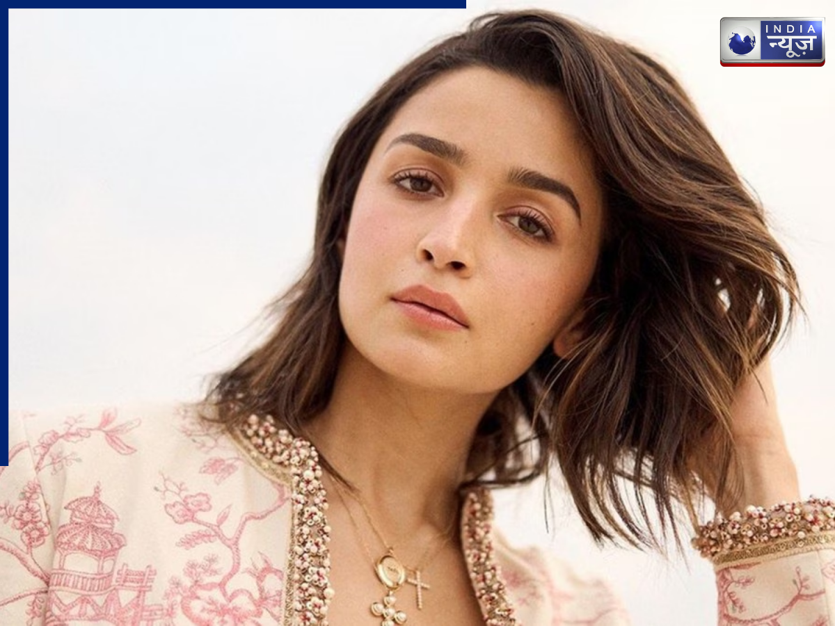 Alia Bhatt Fan Following - Photo Gallery