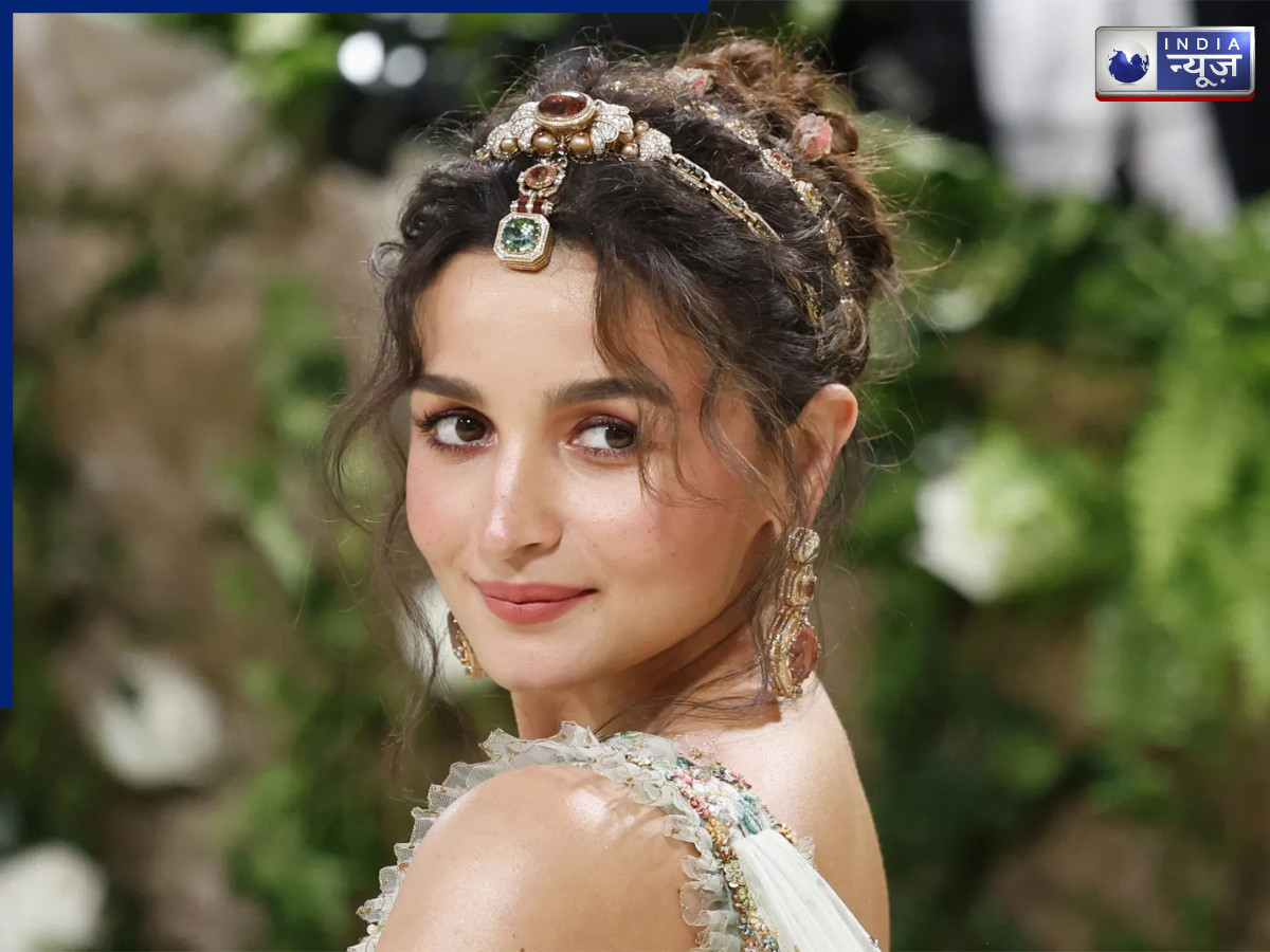 Alia Bhatt photo on Social Media - Photo Gallery