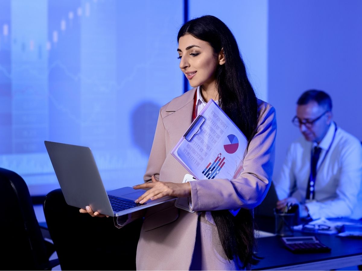 Analyst services will be available - Photo Gallery