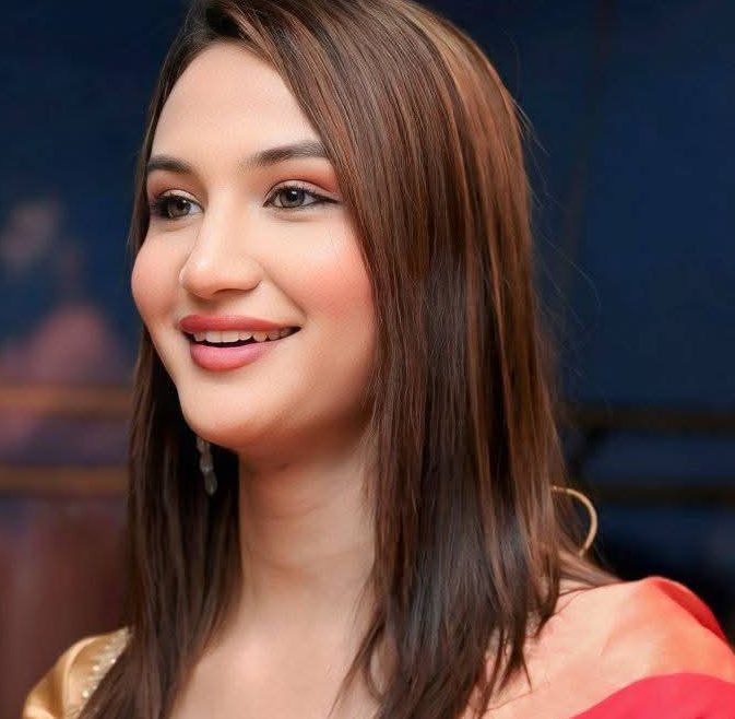 Anaya Bangar Reveals Surgery Story - Photo Gallery