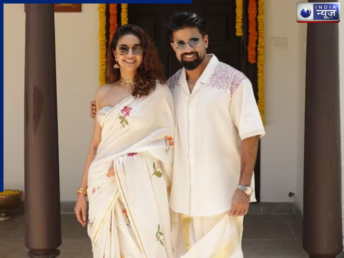 Antony gave Promise Ring - Photo Gallery