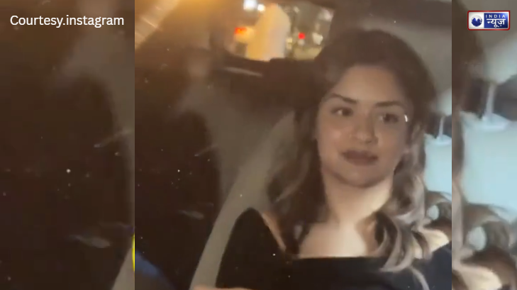 कार में Avneet Kaur ने पार की बेशर्मी की सारी हदें, कैमरा देखते ही उतार दिया टॉप, अश्लीलता देख भड़के फैंस!