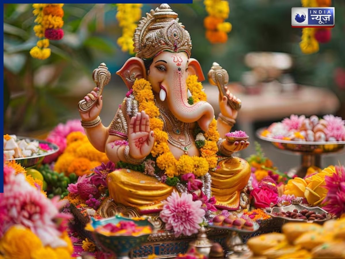 Bappi Lahiri's house is filled with idols of Lord Ganesha. - Photo Gallery