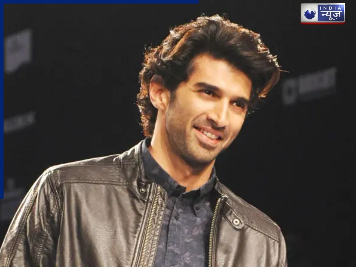 Aditya Roy Kapur regrets doing bold scenes in Malang - Photo Gallery