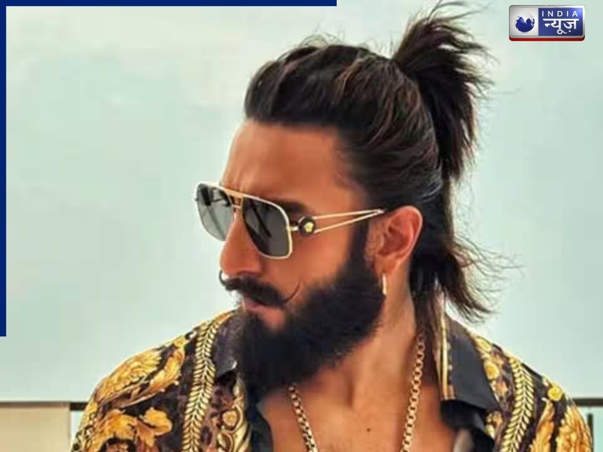 Ranveer Singh also expressed regret over the intimate scene. - Photo Gallery