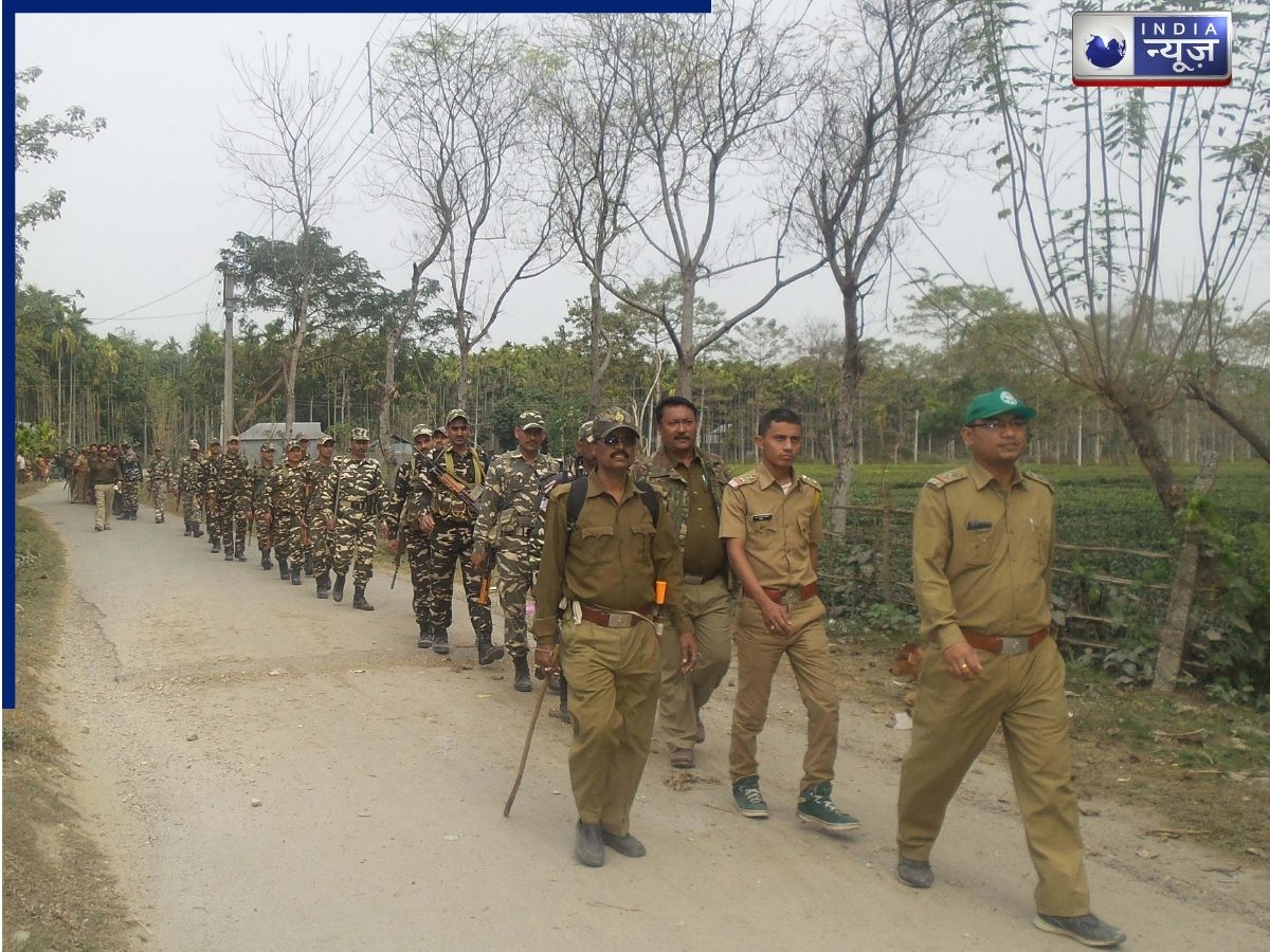 Chhattisgarh Viral Video: फॉरेस्ट गार्ड के साथ बर्बरता, बेल्ट से पीटा और वर्दी में डांस… ‘कारण बताओ’ नोटिस, वीडियो हुआ वायरल