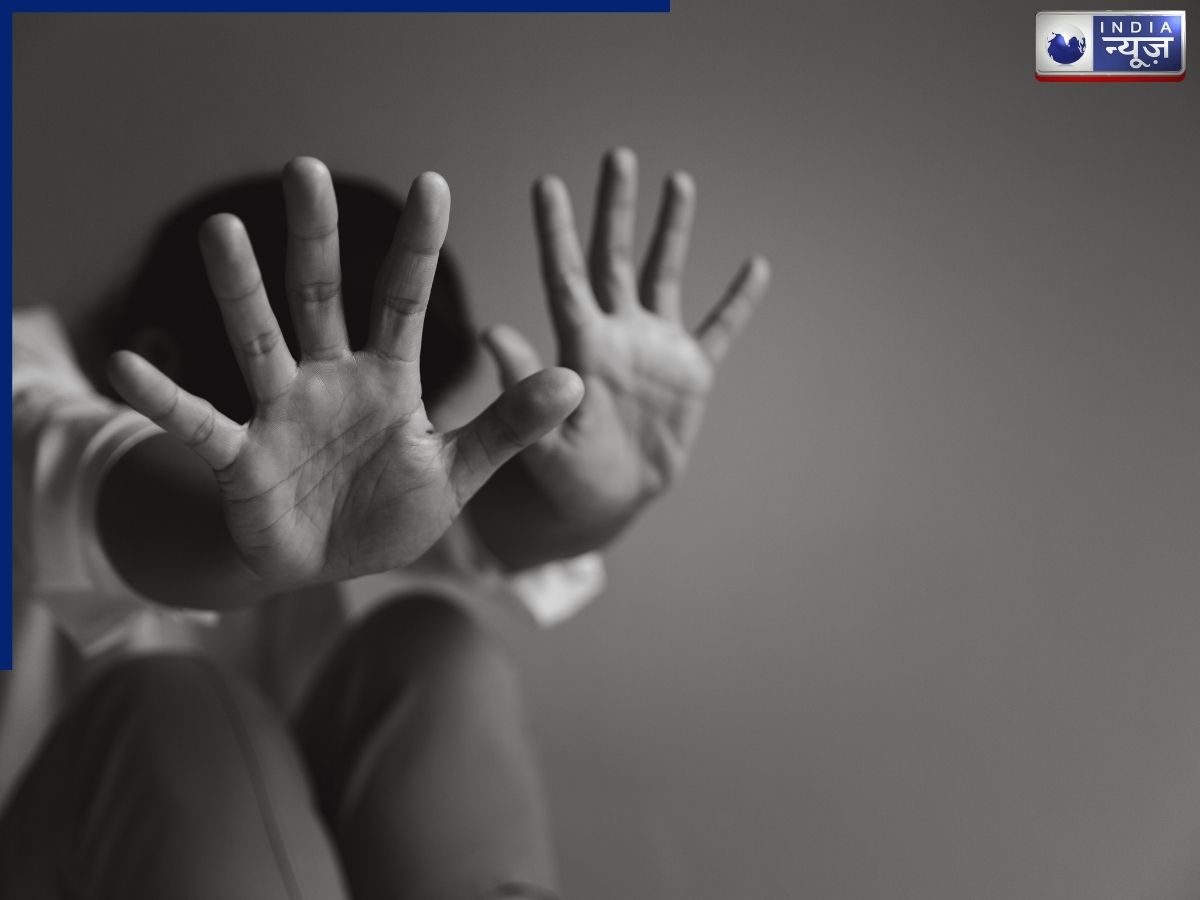 अंधेरी रात सुनसान सड़क…महिला के साथ टैक्सी ड्राइवर ने की छेड़छाड़ की कोशिश, रातभर जंगल में छिपी रही पीड़िता