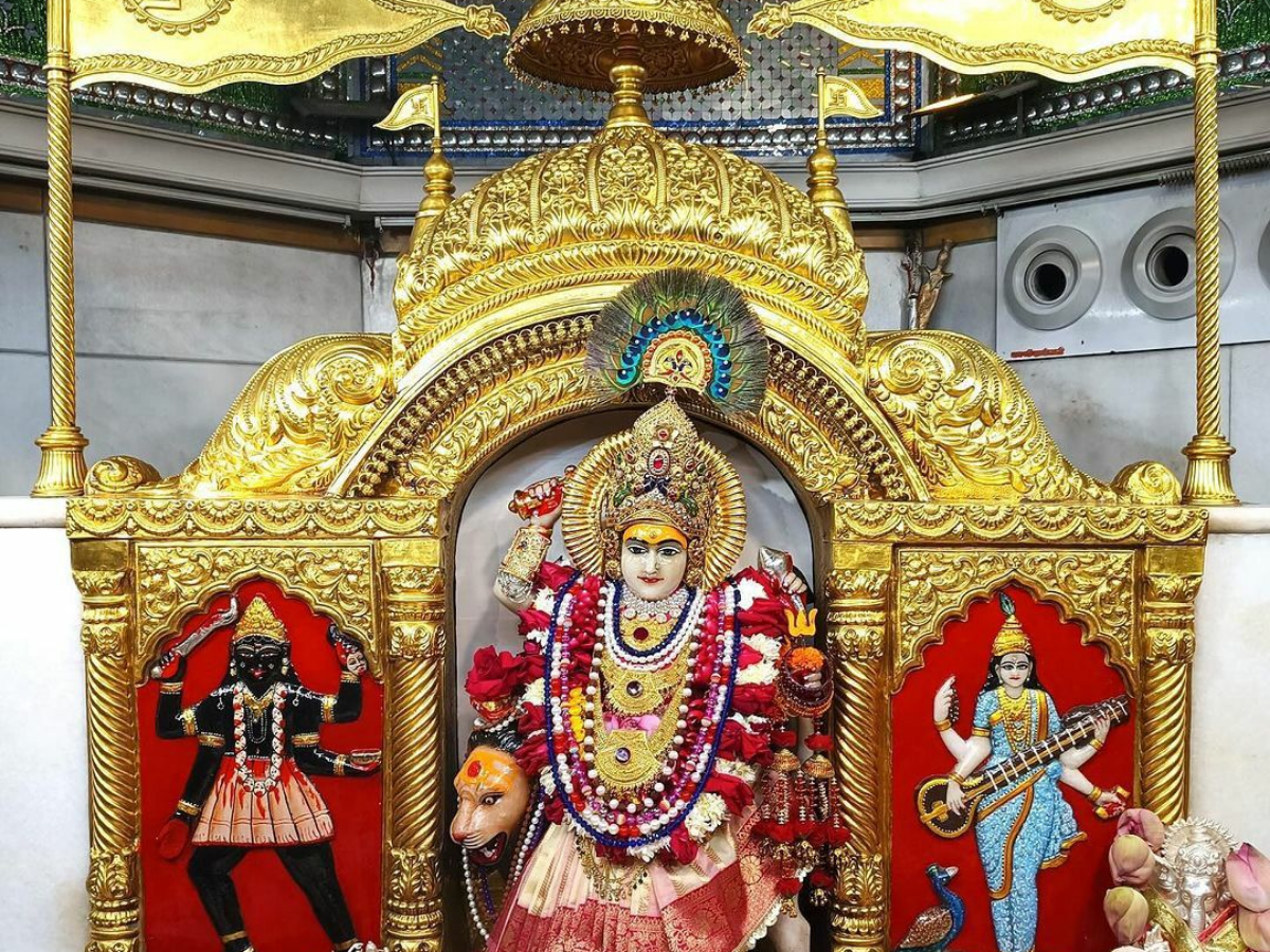 Devotion at Siddhpeeths in Navratri - Photo Gallery