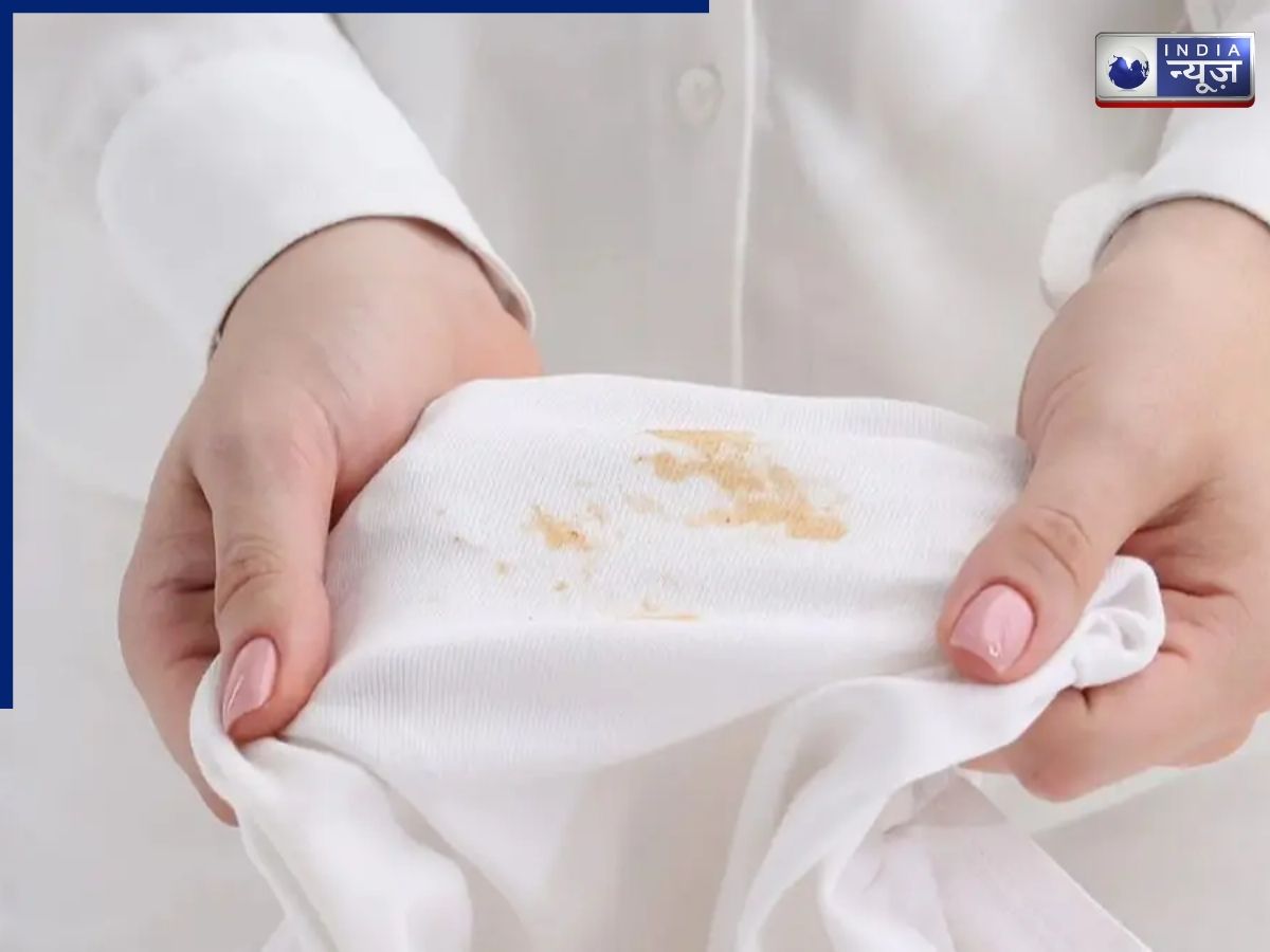 Cleaning Tips: सफेद कपड़ों से दाग कैसे हटाएं? आसान घरेलू उपाय, मिनटों में मिलेगा असरदार रिजल्ट