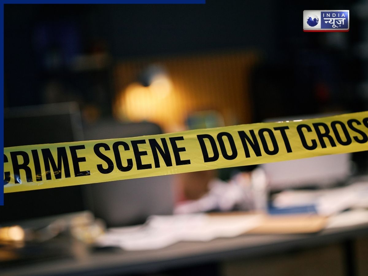 Ghaziabad Crime: छुट्टी न मिलने पर गार्ड ने बैंक मैनेजर को मारी गोली, मचा हड़कंप; CCTV में कैद हुआ पूरा मामला