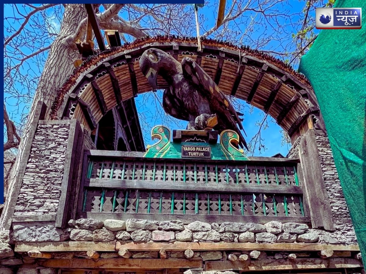 Tourists flock here - Photo Gallery