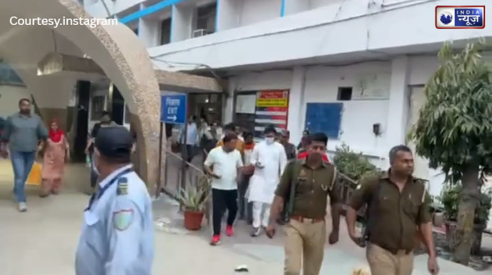 लोनी के ‘डिजिटल टाइगर’ पर वार: खून से लथपथ सलीम वास्तिक के लिए GTB पहुंचे विधायक नंदकिशोर गुर्जर!