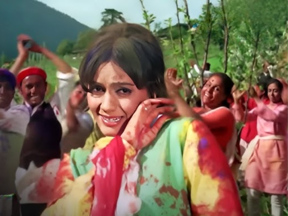 Film Paraya Dhan- Song Holi Re Holi - Photo Gallery