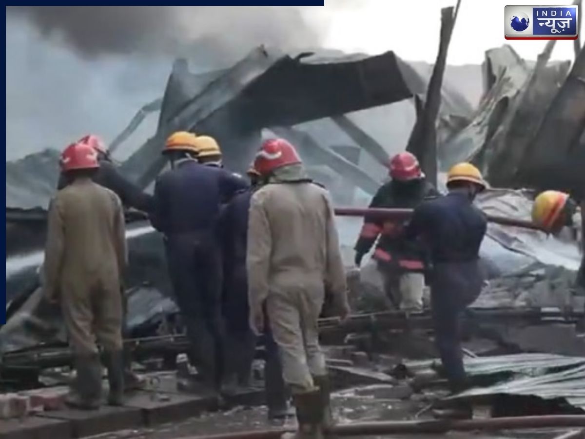 टिकरी नेताजी सुभाष विहार के गोदाम में भीषण आग, 15 फायर टेंडर मौके पर, काबू पाने की कोशिश जारी