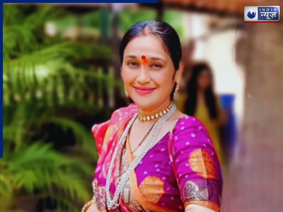 Disha Vakani Age - Photo Gallery