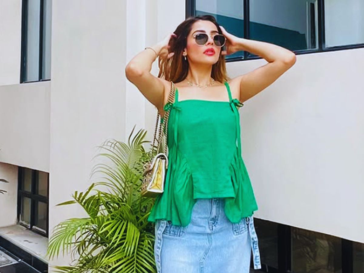 ishan kishan girlfriend aditi hundia in stadium - Photo Gallery