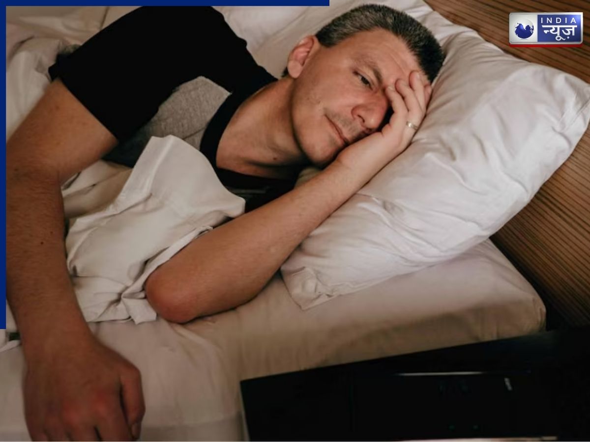 Circadian Rhythm: रात में बार-बार नींद खुलना, किन बीमारियों का है संकेत? लाइफस्टाइल से पाएं राहत
