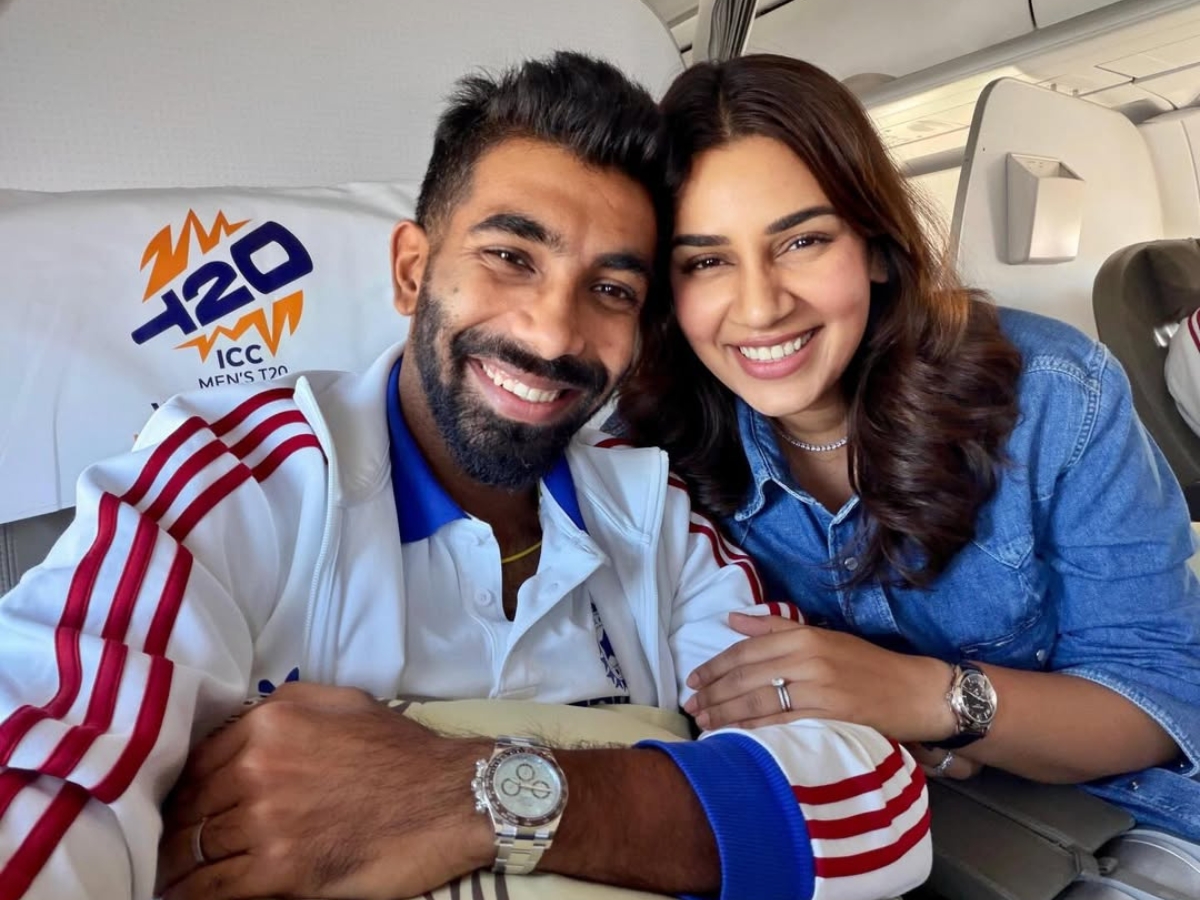 Jasprit Bumrah and His Wife - Photo Gallery