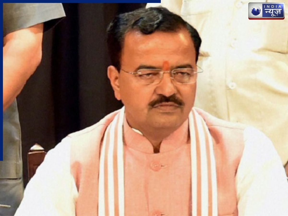 केशव प्रसाद मौर्य के हेलीकॉप्टर में उठा धुंआ, लखनऊ में करवानी पड़ी इमरजेंसी लैंडिंग