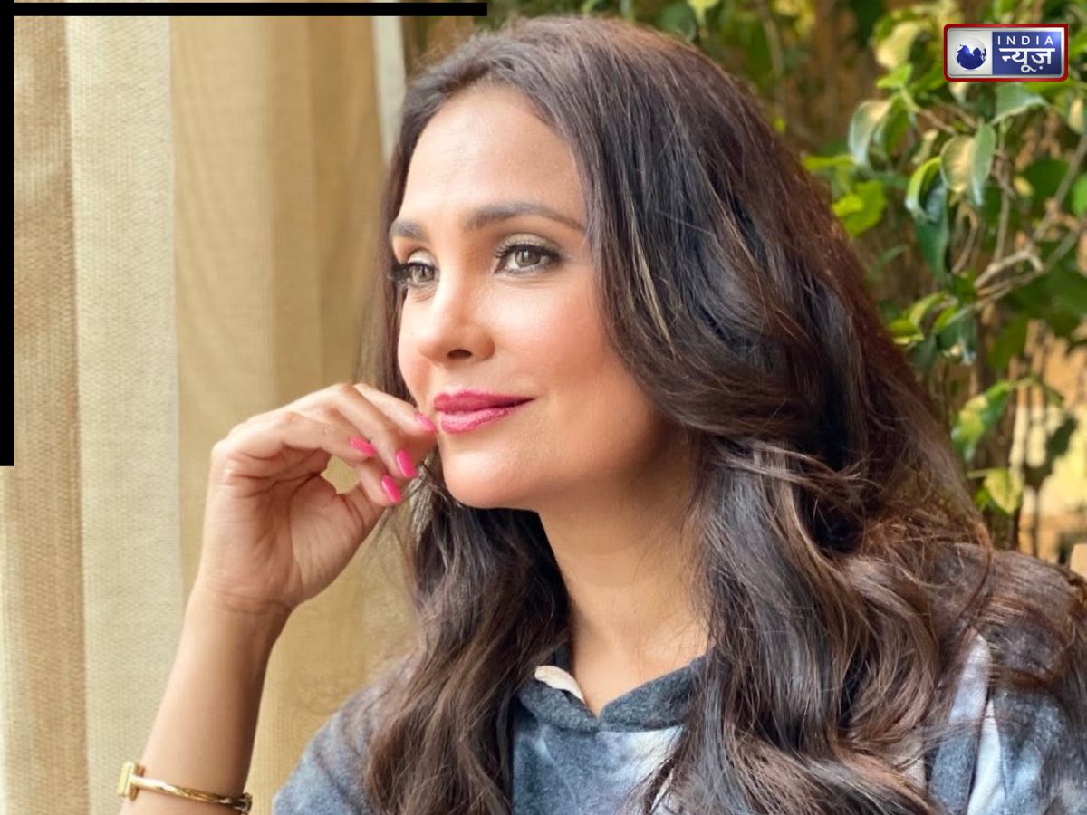 Lara dutta faced bad touch - Photo Gallery