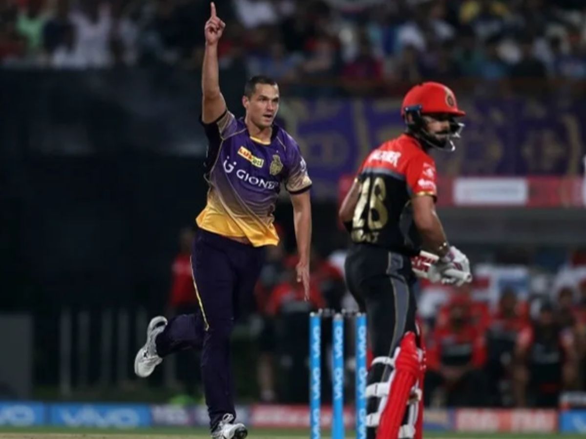 MI vs RCB match tickets sold in 1 min prices - Photo Gallery