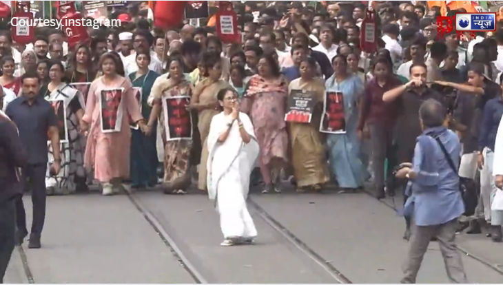 ममता बनर्जी का हल्ला बोल, रसोई की महंगाई को बनाया चुनावी ढाल, बंगाल की हर महिला तक पहुंचाया ‘दीदी’ का संदेश!