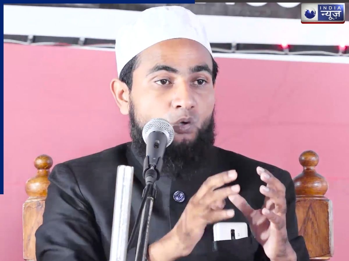 कौन है मौलाना अब्दुल्ला सलीम, जिसने CM योगी की मां को लेकर दिया विवादित बयान