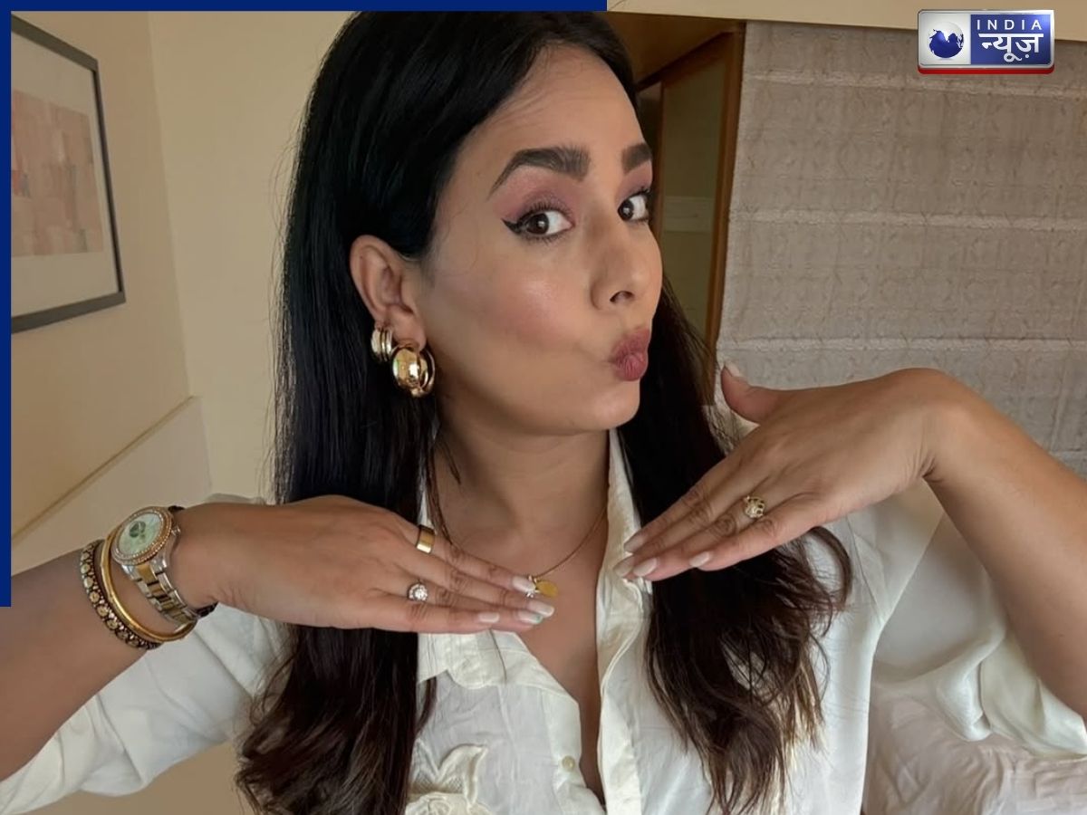 Mayanti Langer Social Media - Photo Gallery