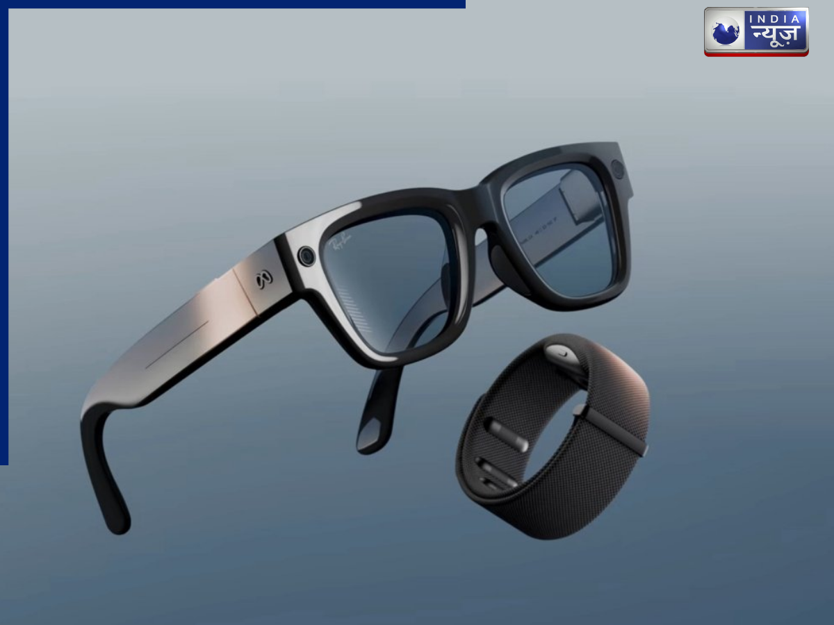 Human moderators watching private moments - Photo Gallery