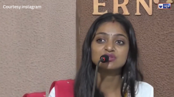 सनोज मिश्रा ने मुझे गलत तरीके से छुआ, मोनालिसा के आरोपों ने फिल्म इंडस्ट्री में मचाया हड़कंप, डायरेक्टर के दावों पर किया पलटवार!