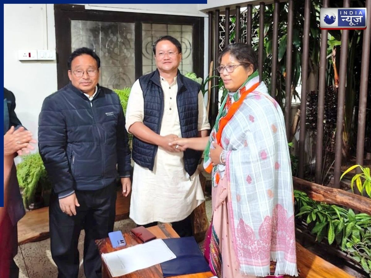 असम में बीजेपी को लगा बड़ा झटका, कांग्रेस में शामिल हुईं मंत्री नंदिता गोरलोसा; टिकट नहीं मिलने से थीं नाराज