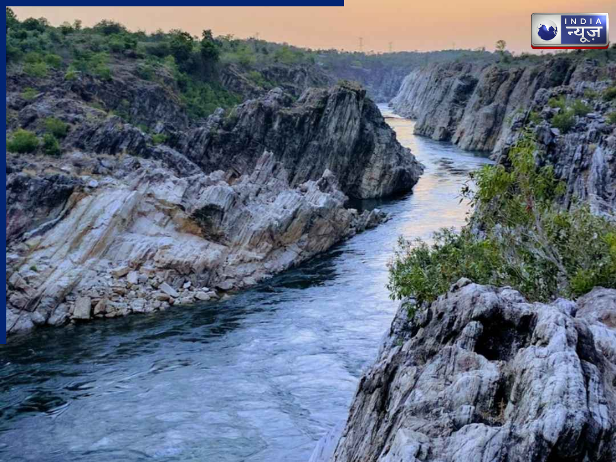 सब जाते हैं पूरब तो ये जाती है पश्चिम, विपरीत दिशा में क्यों प्रवाहित होती है नदी? कारण जानकार हो जाएंगे हैरान