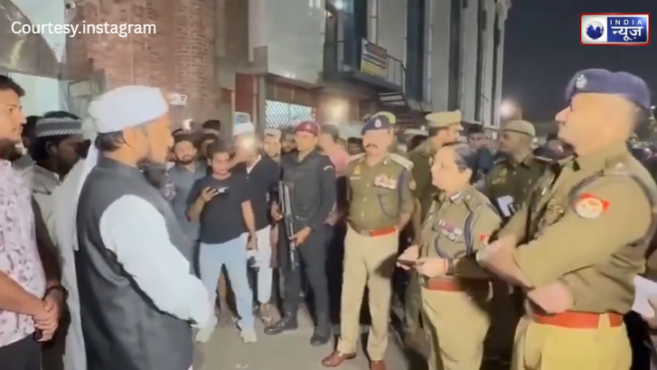 सेक्टर-8 की गलियों में पैदल गश्त: पुलिस कमिश्नर ने ग्राउंड पर लिया सुरक्षा का फीडबैक, जनता गदगद!