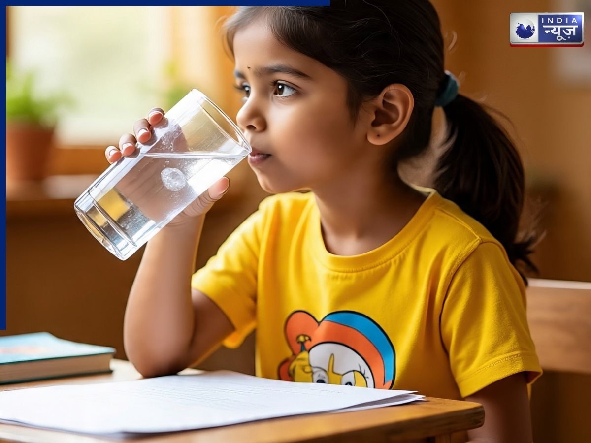 habit of drinking a glass of water every morning for children. - Photo Gallery