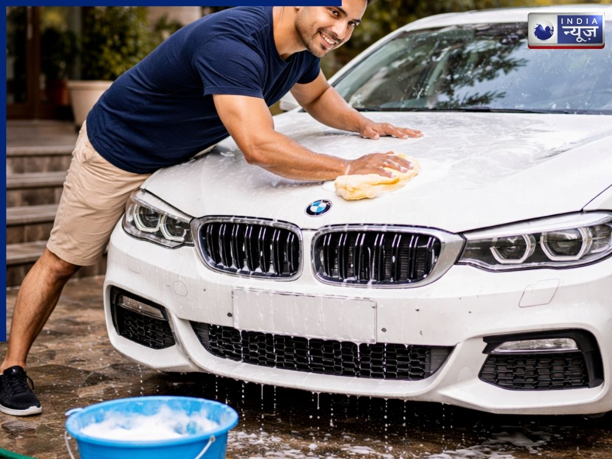 घर पर कार धोते समय रखें इन बातों का ध्यान, नजरअंदाज करने से हो सकते हैं कई नुकसान