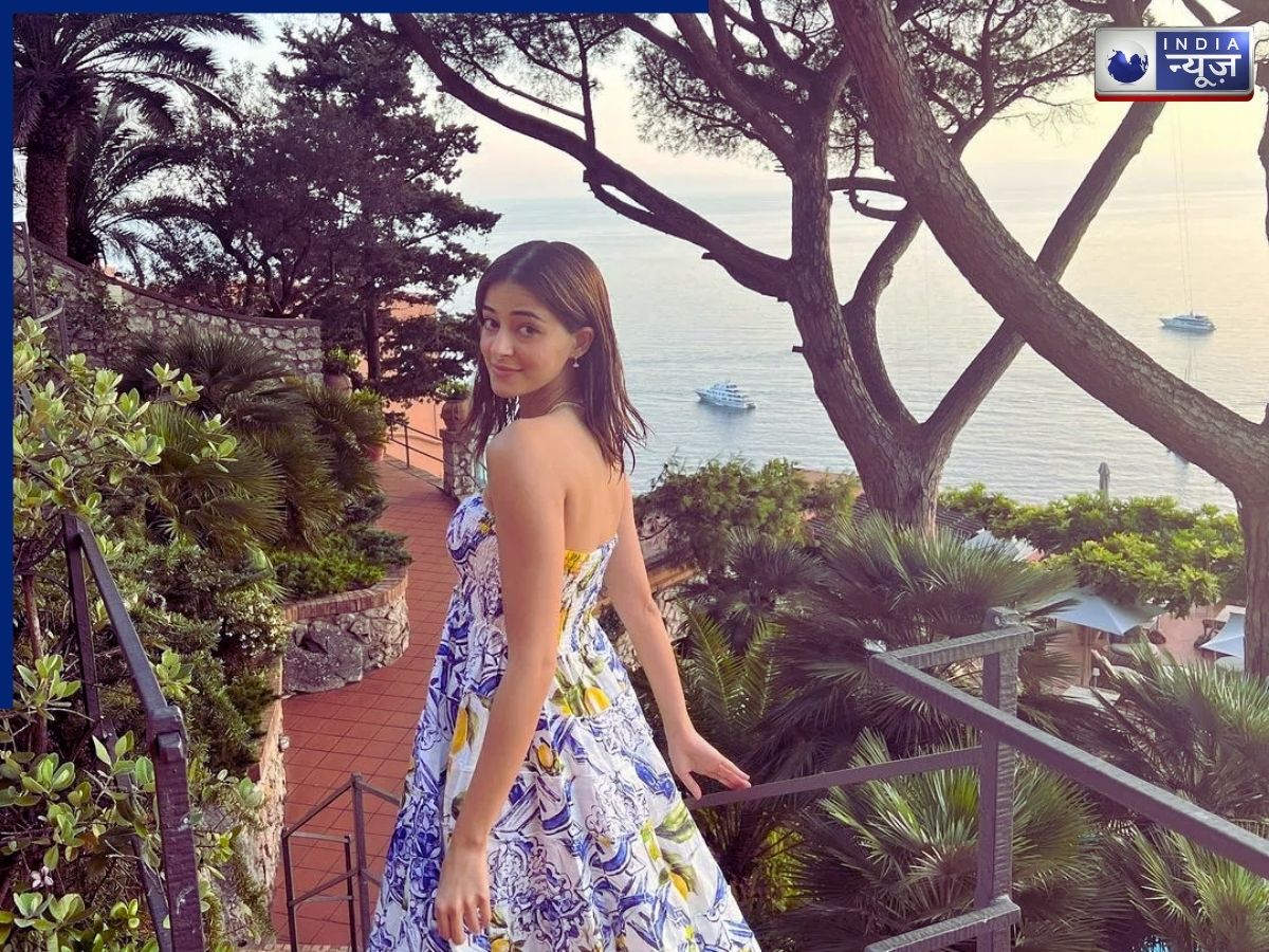 Ananya Stylish Look - Photo Gallery