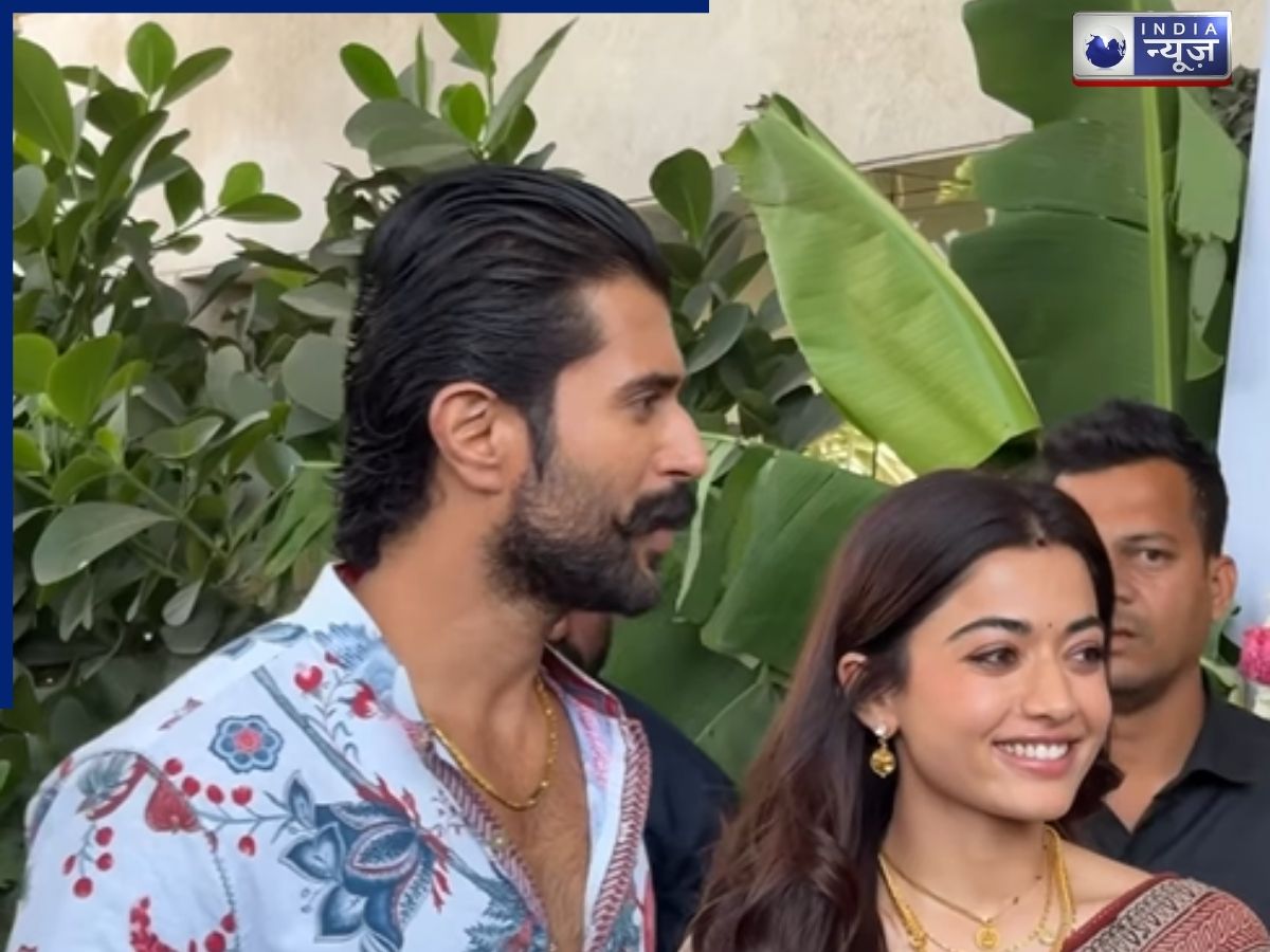 न्यूली वेड रश्मिका के सिंदूर, साड़ी और मंगलसूत्र ने फिर लूटी लाइमलाइट, पति का हाथ थामें मारी धांसू एंट्री; वीडियो वायरल