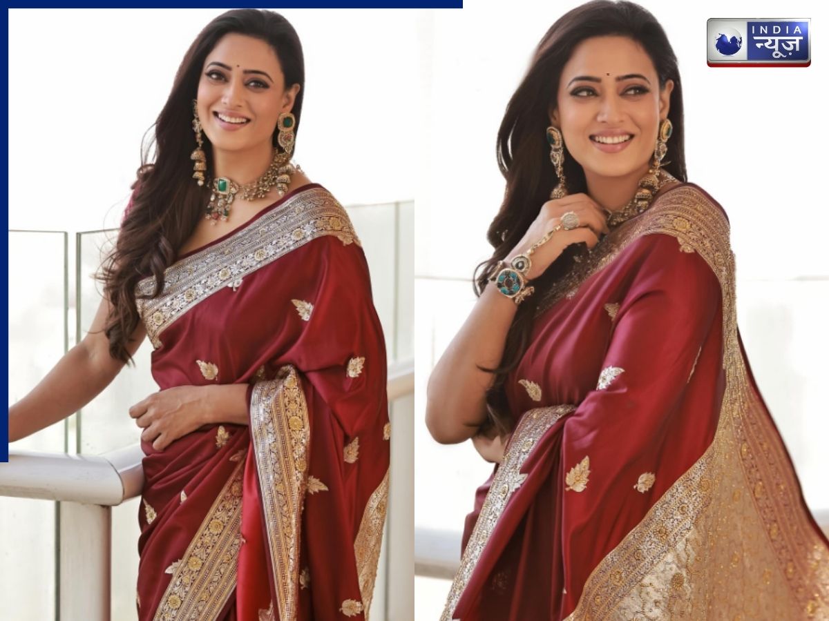 The design of the pallu on Shweta Tiwari's maroon Banarasi saree. - Photo Gallery