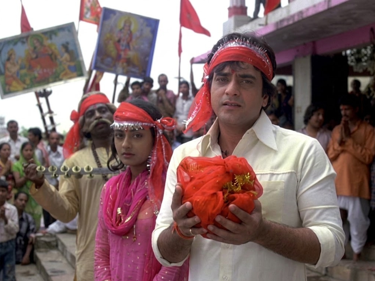 tune mujhe bulaya o sherawaliyein - Photo Gallery