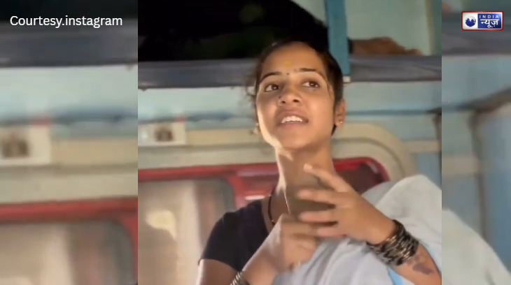 ममता और संगीत का अनोखा मेल, बच्चे को सीने से लगाए ट्रेन में गा रही महिला का वीडियो वायरल, सुरीली आवाज सुनकर ठहर गई दुनिया!