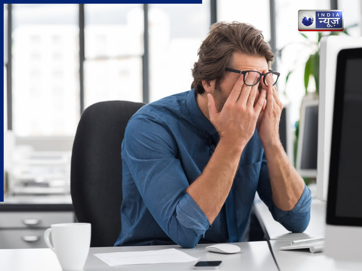 Digital Eye Strain: डिजिटल आई स्ट्रेन क्या है? ज्यादा मोबाइल-लैपटॉप तो नहीं देखते, जानें लक्षण और बचाव