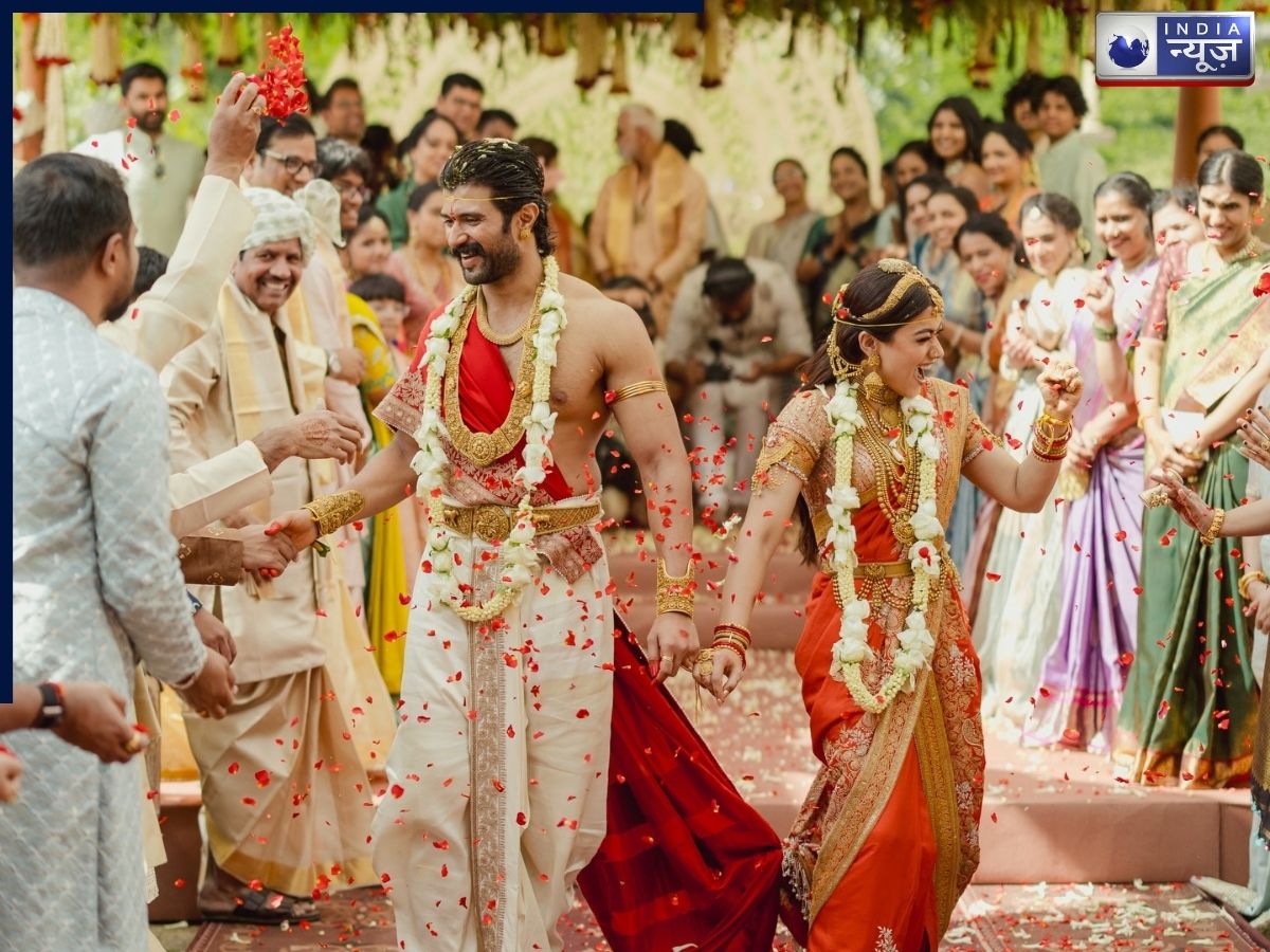 रश्मिका और विजय ने शादी की खुशी में भी फैन्स को रखा याद, कई जगहों पर भेजी मिठाइयों की ट्रक; मंदिरों में किया खाने का इंतजाम