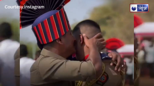 मुंबई पुलिस की वर्दी और बड़े भाई के आंसू: सोशल मीडिया पर वायरल हुआ यह दो भाइयों का इमोशनल वीडियो!