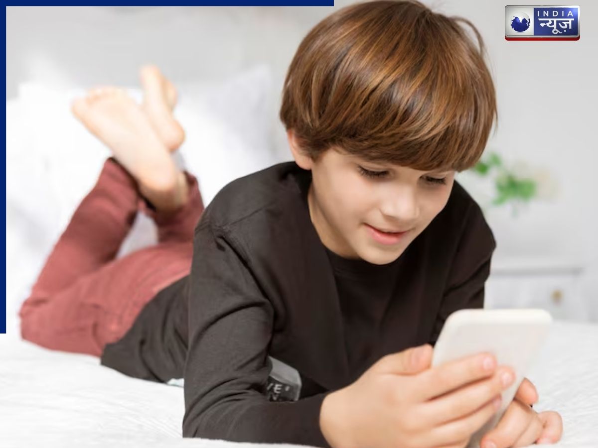 Solapur Shocking Case: सोलापुर में 13 साल के किशोर ने की आत्महत्या, मोबाइल में रील देखने की थी लत