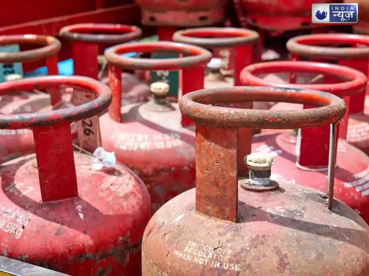 क्यों LPG सिलेंडर में भरी जाती है ठीक 14.2 kg गैस? क्या वाकई सुरक्षा के लिए है जरूरी, समझें लॉजिक