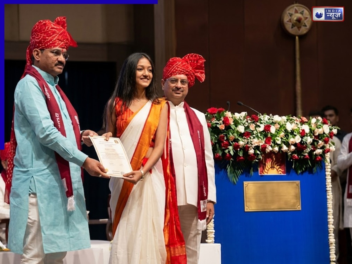 HJU Convocation Ceremony: दीक्षांत समारोह में भड़के छात्र, डिग्री लेते समय छात्रा ने कसा तीखा तंज, वीडियो वायरल