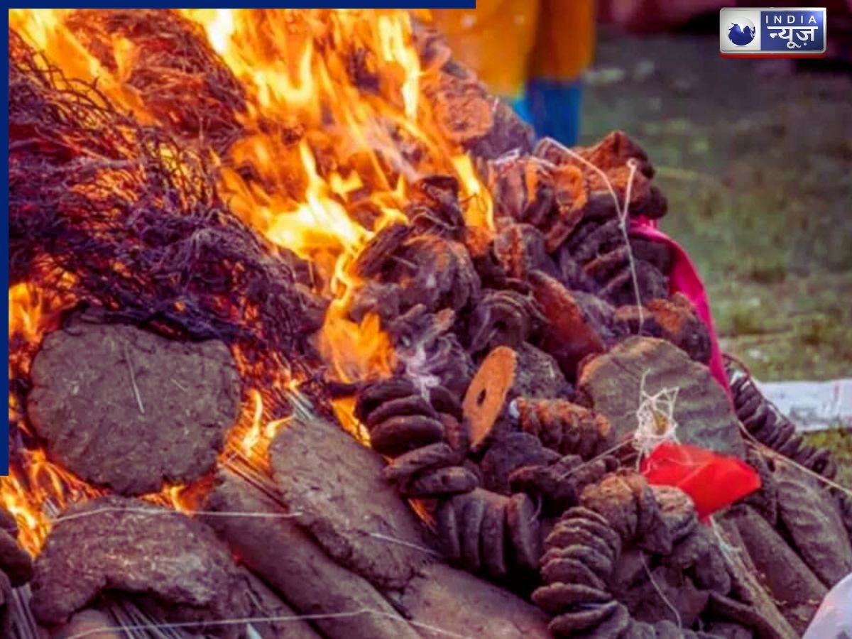 When and why is Holika Dahan performed - Photo Gallery