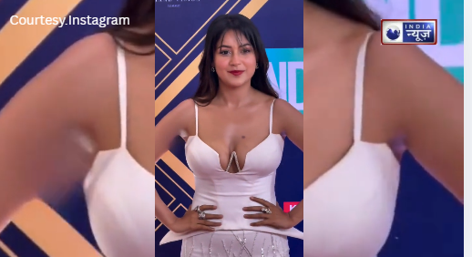क्लीवेज शो करने से मचा हंगामा! ‘Shehnaaz Gill’ ने रेड कार्पेट पर पहनी ऐसी चीप ड्रेस कि शर्म से झुक गईं सबकी नजरें!
