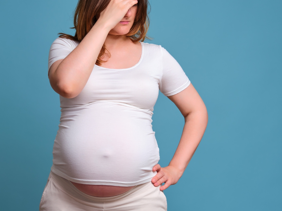 Avoid drinking water while eating. - Photo Gallery